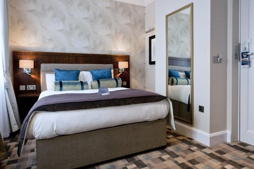 The Greenwood Hotel - Wetherspoon Northolt  Extérieur photo